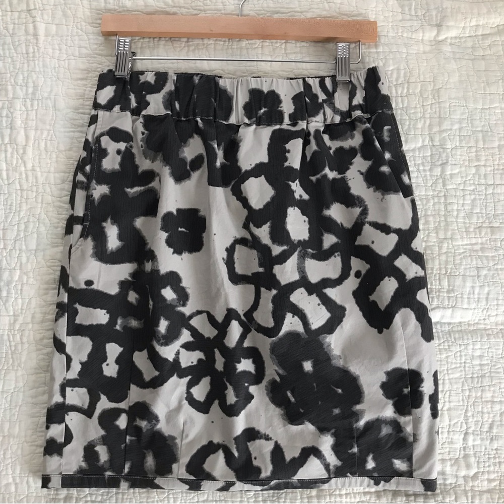 Simply Vera Vera Wang cotton pleated pencil /bubble skirt bold floral print